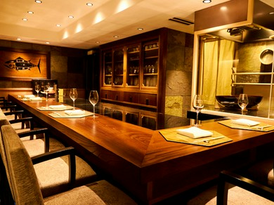 遅い時間にふらりと蕎麦とシャンパン、バー使いもOK