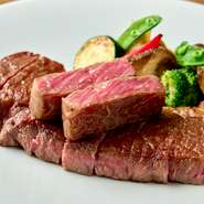 海外からのゲストも多く訪れる、東京・日本橋エリア。日本が誇る美食「神戸牛」は、海外からのゲストの“おもてなし”にも最適です。英語対応可能なスタッフが在籍している点も、うれしいポイント。