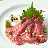 セントラルキッチン直送のフレッシュなお肉を扱っているからこそ、提供できる逸品。「神戸牛」の旨みをシンプルなスタイルで楽しめます。