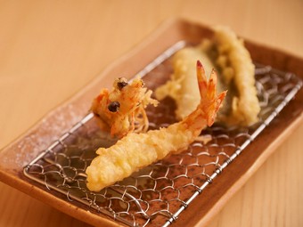 旨みたっぷり。さくっ、ふんわりとした食感の『車海老』