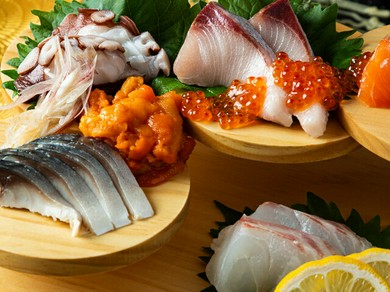 二人の会話も自然と弾む、カジュアルな雰囲気が魅力