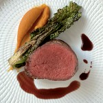 お料理は全てお取り分けして提供します。写真はハーフポーションです。