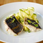 ※季節に合わせて食材は変更されます。
お料理は全てお取り分けして提供します。写真はハーフポーションです。