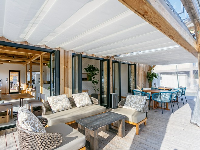 テラス席がある