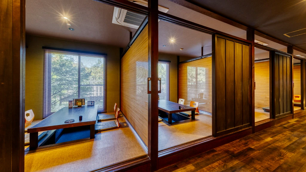 木の温もり漂う空間が、癒しの一時を与えてくれる