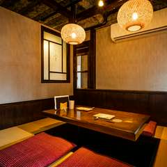 ほっとくつろげる掘りごたつの和個室。お子様連れのご利用も可能