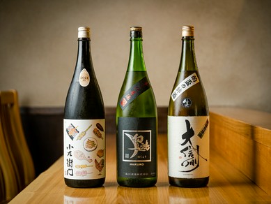 お酒をこよなく愛し熟知した店主が厳選した個性豊かな名酒の数々