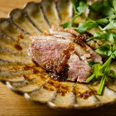 贅沢な鴨の味を堪能できる『かすみ鴨の幽庵焼き シャリアピンソース』