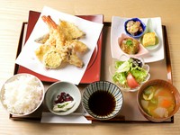 天ぷら・盛り合わせ・おばんざい3種・サラダ・近江米・おみそ汁