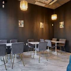 2Fフロア　テーブル席＆ソファ席