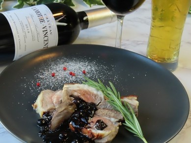 ラム肉のグリエ〜自家製ブルーベリーソース〜