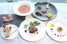 国産のA５ランプ牛を贅沢に使用したスペシャルコース！厳選された食材を使用し彩り鮮やかに仕上げました。