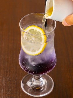 同店ならではの楽しくおいしいオリジナルメニューが満載