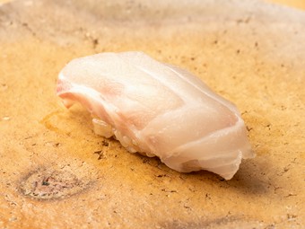 心地よい余韻が残る、極みの一貫『イサキ』