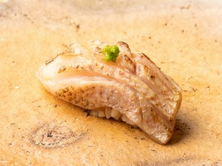 「おいしい」の余韻を感じる、シャリにこだわった握り