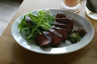 炭焼きやわらか丸ごと豚足の毛沢東スパイス:1280円
炭焼き骨付き鶏ももコンフィの粒マスタード添え:880円
炭焼き茶美豚ロース:1280円
炭焼きチキン南蛮:780円
炭焼き牛サガリ肉:1680円
炭焼き黒毛和牛もも肉:2980円