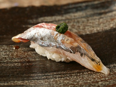 九州から仕入れるこだわりの味わい『鯵握り』