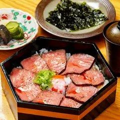 厳選和牛を体験する、贅沢なランチタイムはいかが『お昼の御重』