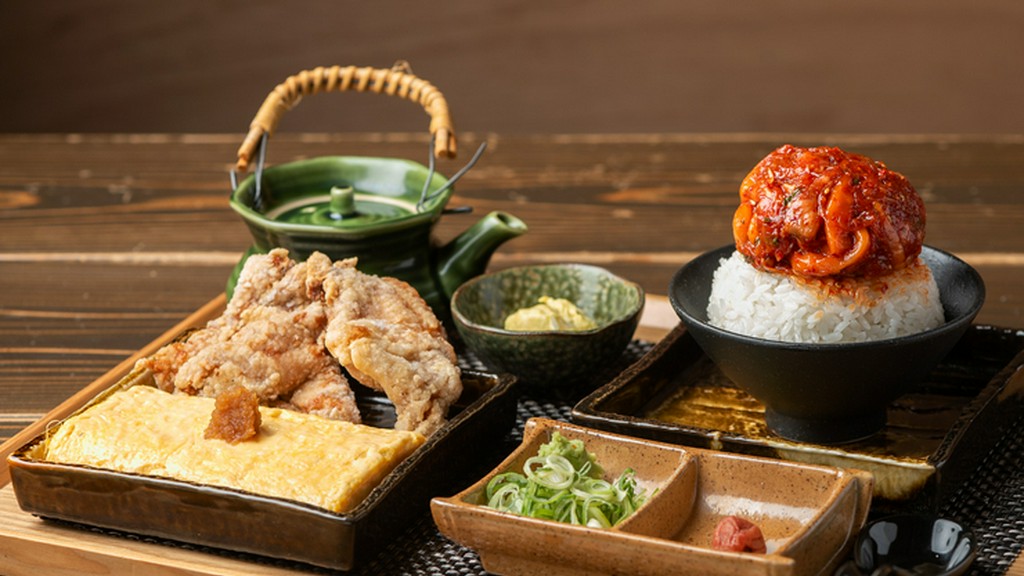 出汁卵と唐揚げ