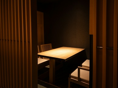 よりゆったり過ごせる個室にて、大切な方との会話を楽しむ