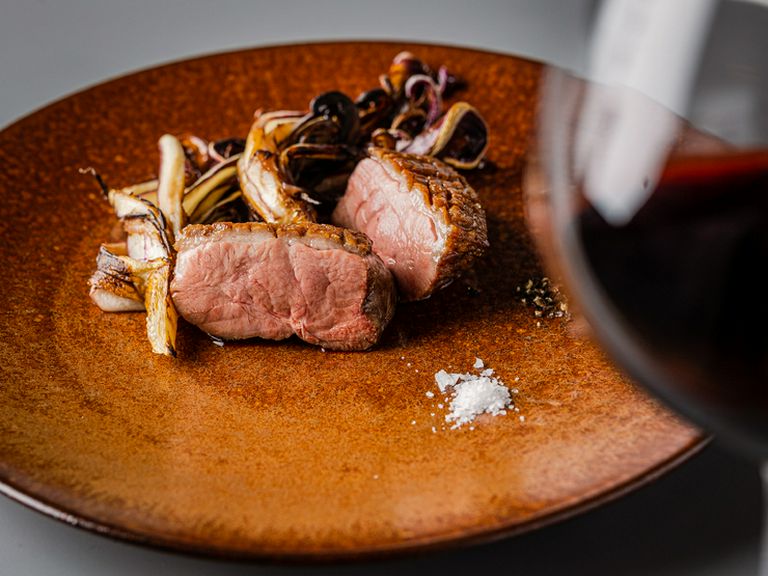 驚くほど風味豊かでジューシー『あいち鴨のロースト』