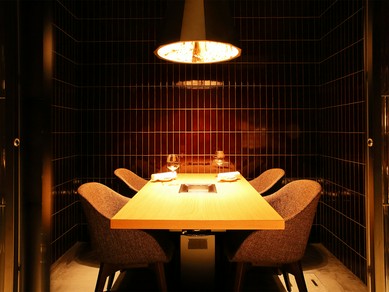 上質の空間を二人で独占。個室でゆったり過ごす、幸せな時間