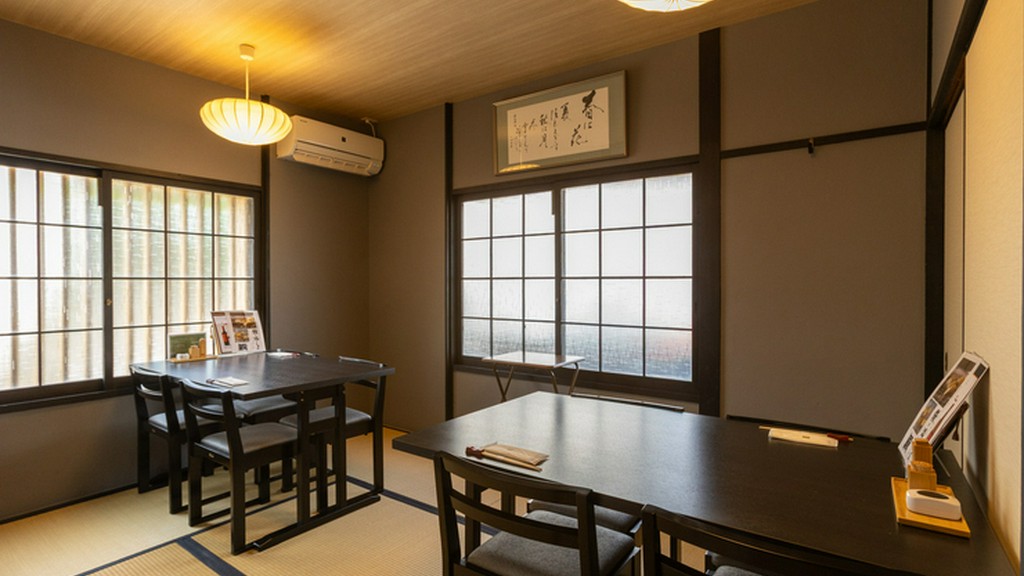 幅広いシーンに重宝。5～8名様でゆっくり憩える完全個室を用意