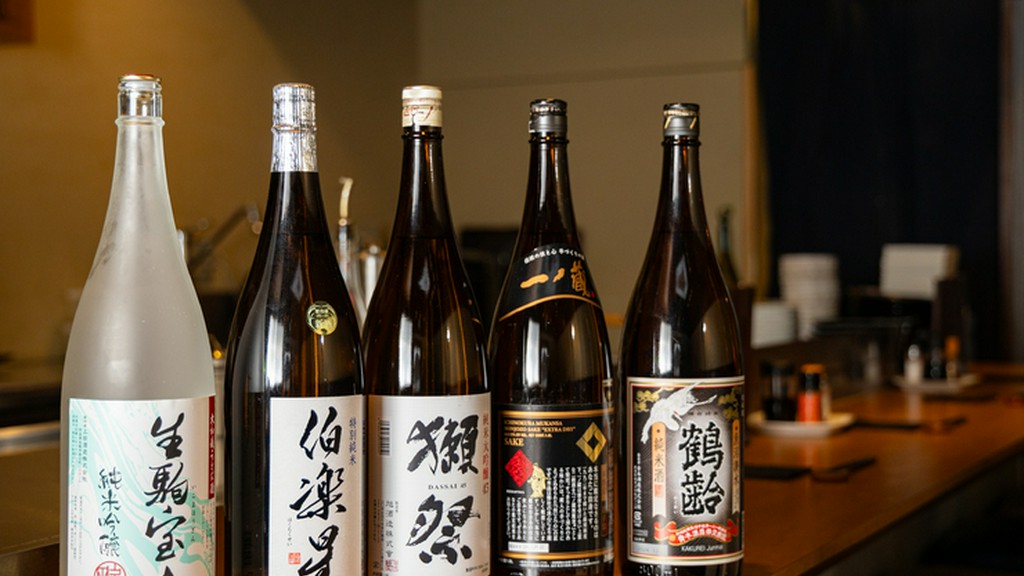 こだわりの日本酒が揃う大人の隠れ家。通が集う鉄板焼きの店