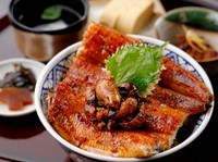 うなぎの柔らかな身と濃厚な肝、両方食べられる贅沢丼『肝入り うな丼 上』