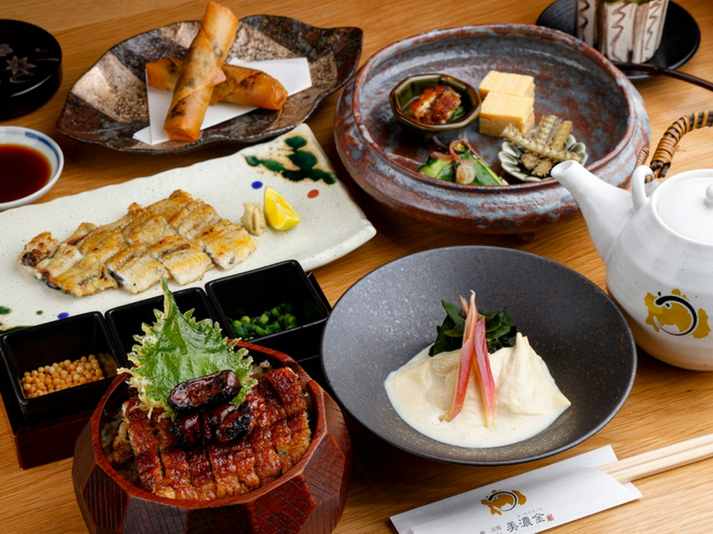 愛知県三河一色産を中心に、時期に合わせて厳選する「うなぎ」