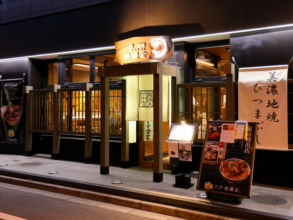 デートや家族の食事、お店に来られない方へはお土産として