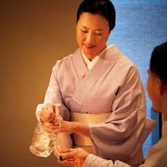 女将　飯田依子