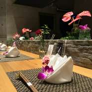 カウンター席は4席となります。誕生日、記念日に目の前で料理するライブ感をお楽しみ下さい。