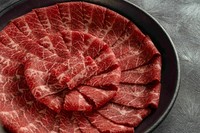 1人前（150g）
厳選した赤身のみを使い、肉の味を存分にお楽しみいただけます。