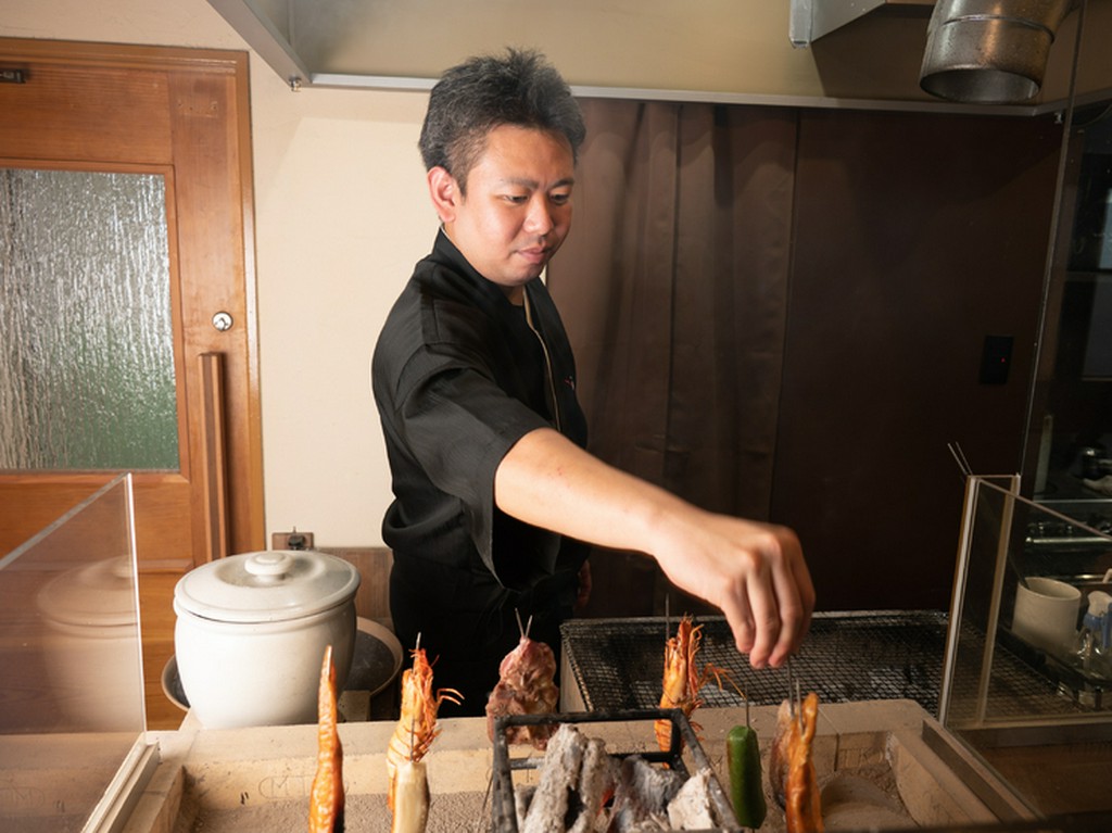 ゲストが食事を楽しめるように、心を込めたおもてなし