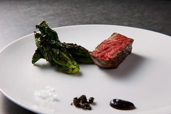 神戸牛の炭火焼き