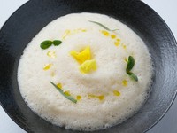 福井の食材を中心に選りすぐりの季節を使用した
伝統と革新が織りなすスペシャリテコース