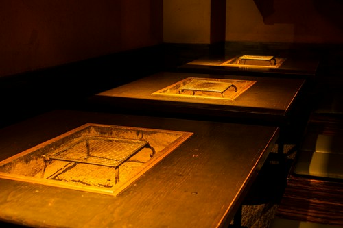 囲炉裏つきのテーブル席 〈5卓〉2名様～6名様