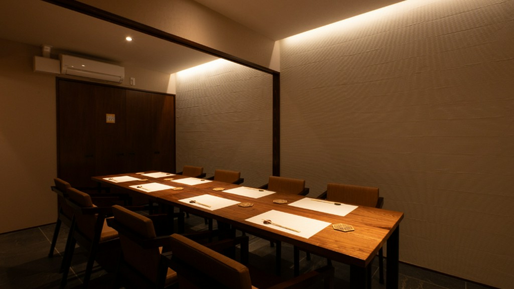 大切な方と過ごす特別な日。モダンでスタイリッシュな個室