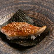 高級魚として人気もあり、実力もあるのどぐろ。水揚げされたばかりなので、鮮度バツグン、脂のりが良く身も締まっています。味も香りも良いので、コース内のアクセントとして人気の逸品です。