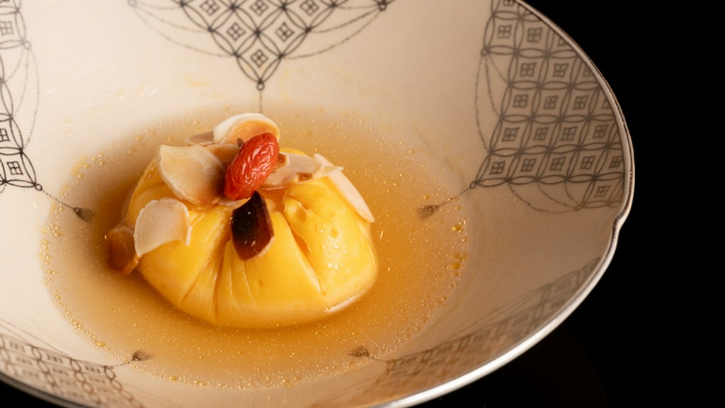 旬の食材を活かした一品料理『ふわふわたまごのあんかけ』