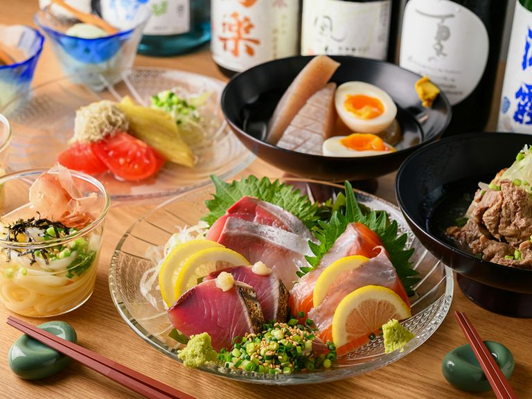 おいしい料理とお酒を囲む、楽しい時間を満喫
