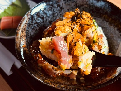 海鮮の魅力を心行くまで楽しめる極み海鮮丼
