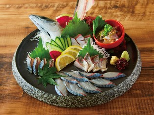 泳ぎ鯖の活き造り