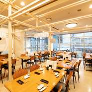 会社の歓送迎会はもちろん、遠方からの同窓会や社員旅行などで福岡を訪れたときの食事場所に選んでみては？事前予約で、貸切にも対応してもらえます。大人数での宴会は、早めの相談を。