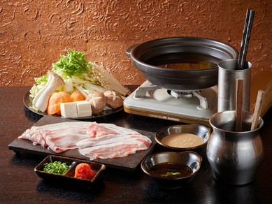 この時期だけの割引価格、お肉増量沖縄アグー豚しゃぶしゃぶコース3500円(3850)