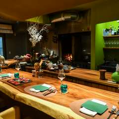 おいしさと特別感に酔いしれる、8席のみの空間