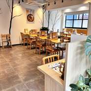 平日の13時以降は、ドリンクとデザートがもれなく付いてくるお得なセットもございます。ぜひママ友やご友人様とご一緒にご利用ください。