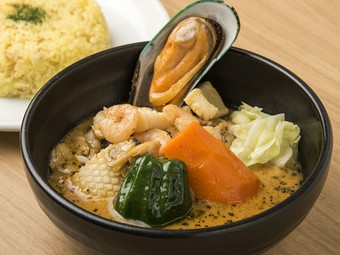 女性から絶大な支持を集める『シーフードカリー』