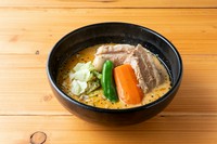 豚の旨みがスープにコク深さをプラスする『ポーク角煮カリー』